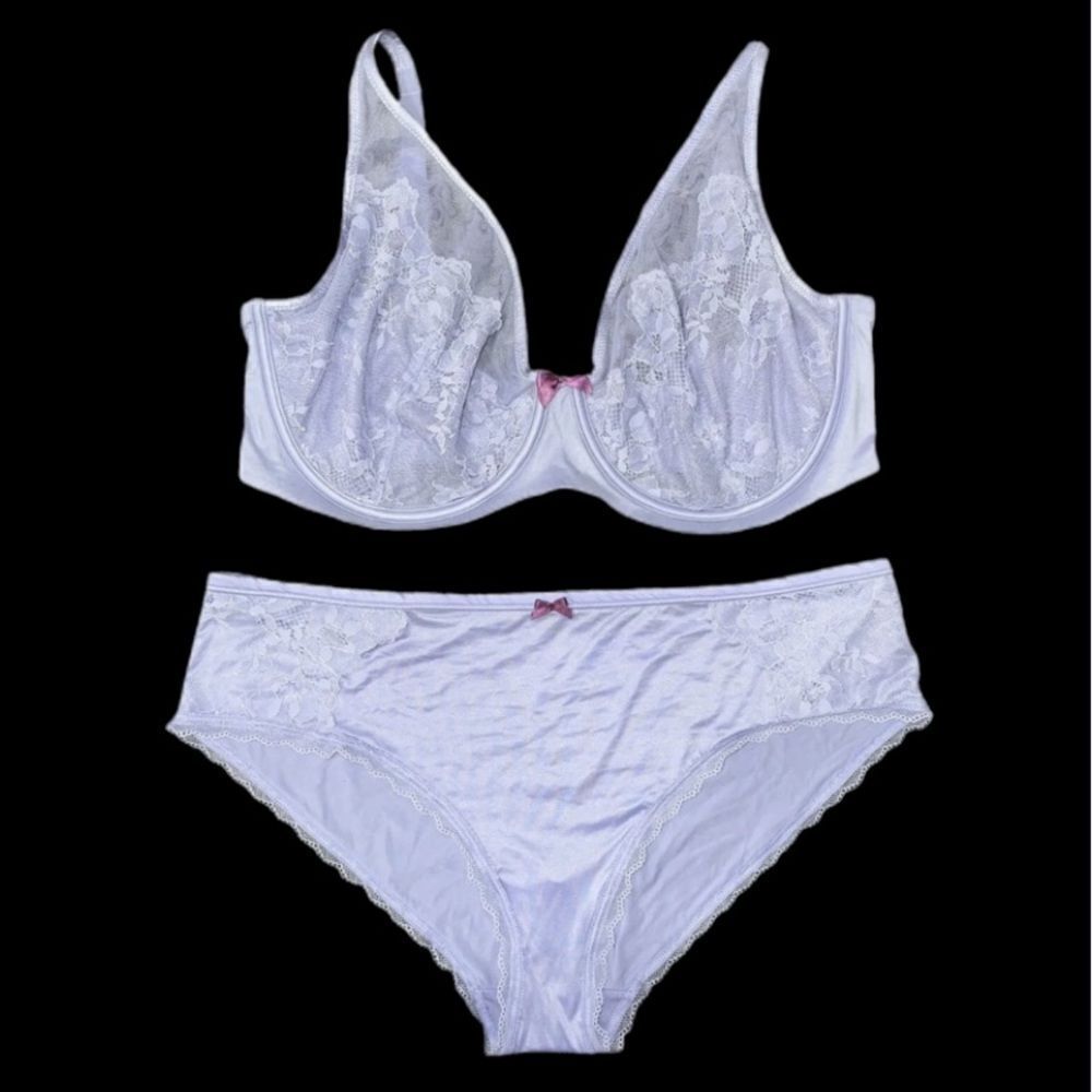 Victorias Secret Set Body Supersoft Unline Demi bra & Hiphugger panty lavender
